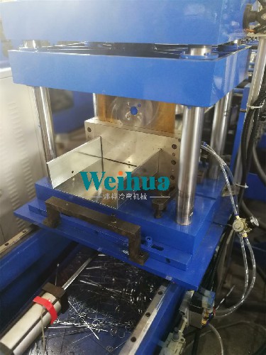 戶外箱生產(chǎn)線 IMG_20180424_114220.jpg