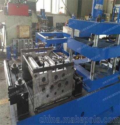 公路聲屏障自動(dòng)生產(chǎn)機(jī)器 公路聲屏障自動(dòng)生產(chǎn)機(jī)器